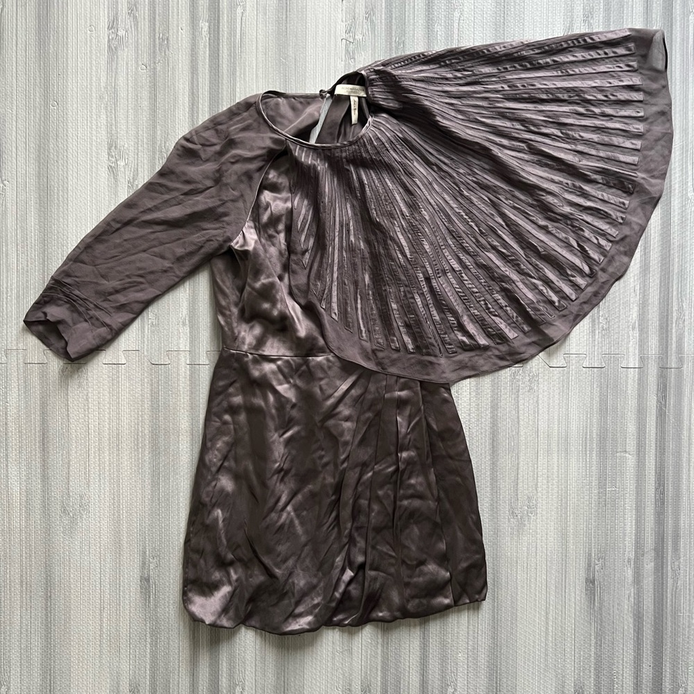 BCBGMAXAZRIA 💯 Silk Gray Dress with Pleated Overlay Size 0
